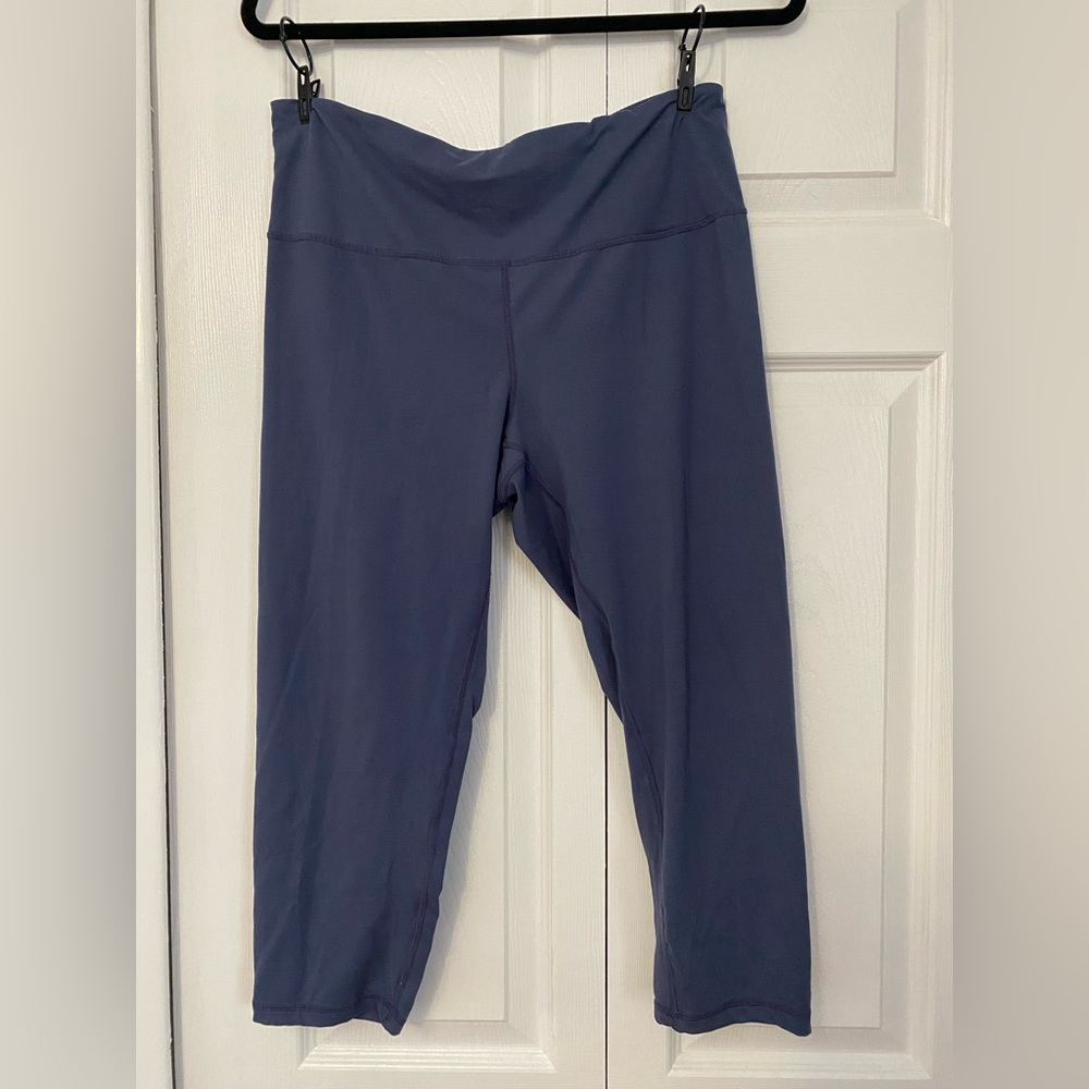 Blue leggings, cropped length, stretchy, and comfortable size extra-large